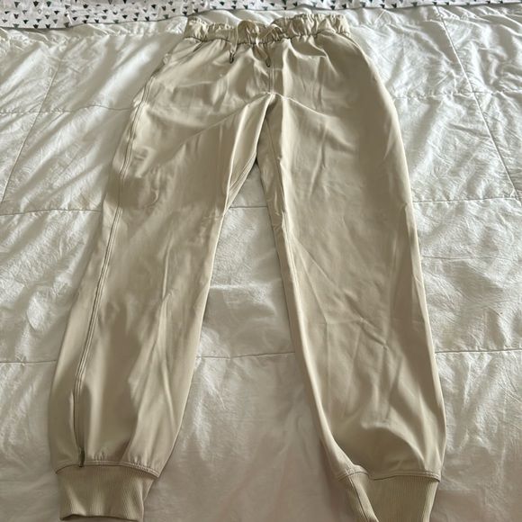 NWOT Lululemon Stretch Luxtreme Jogger *special edition team Canada - Picture 3 of 16